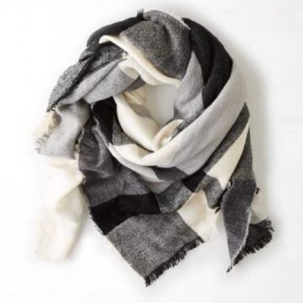 Brandy Melville Blanket Scarf